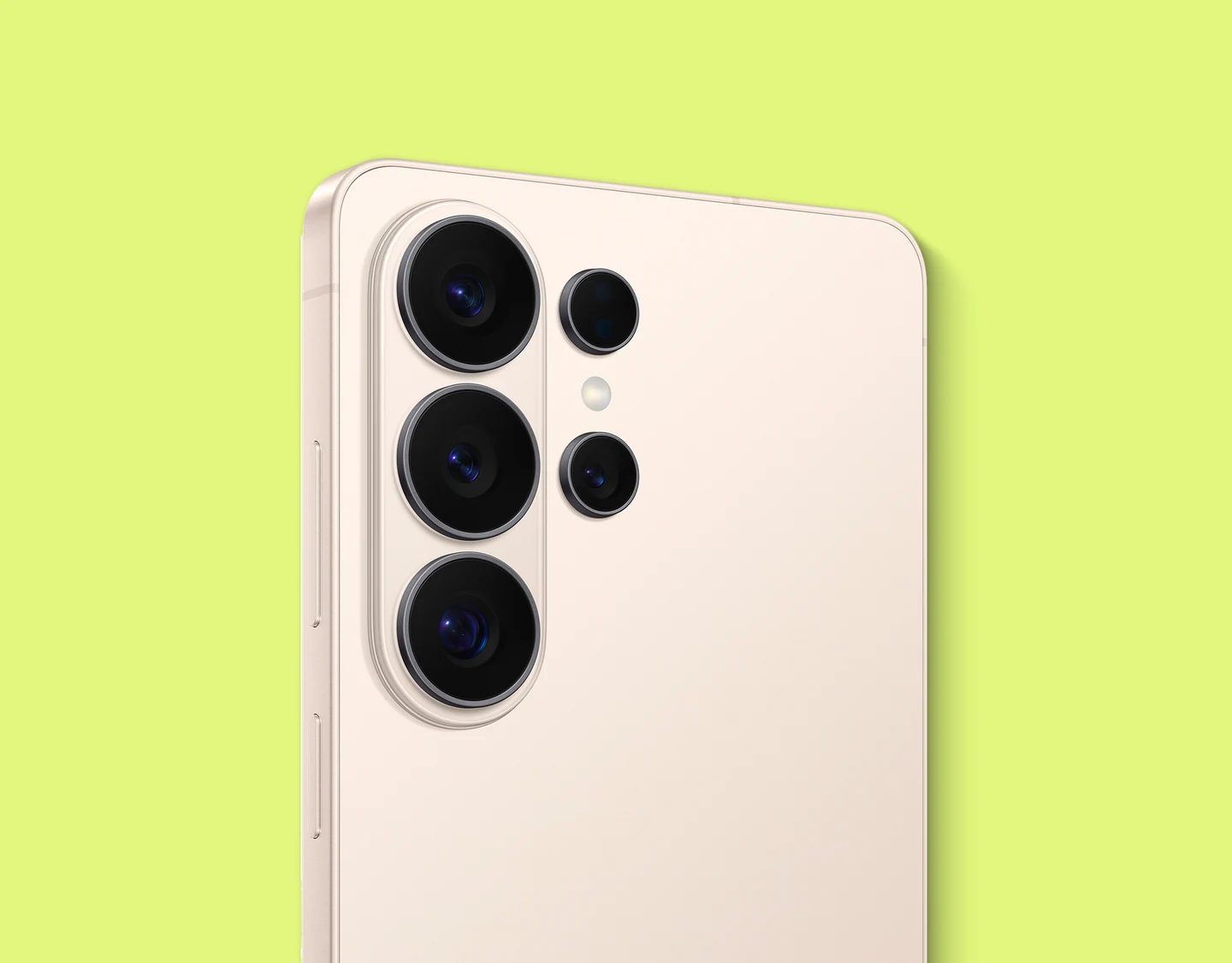 Samsung Galaxy S26 Ultra rear camera module highlighting the 200MP main sensor and 5x telephoto lens.